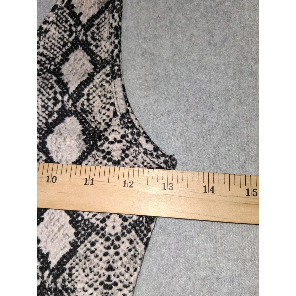 GB Gianni Bini Sleeveless Bodysuit Womems XS Snakeskin Vneck Festival Rave Glam - Picture 6 of 9